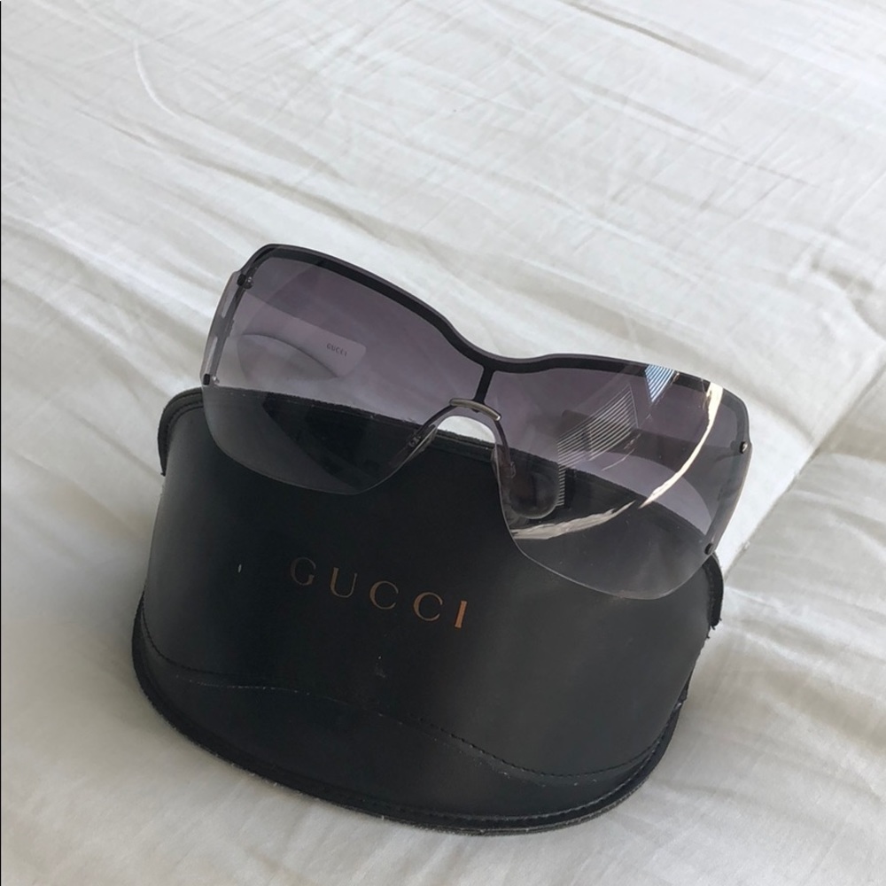 Gucci Logo sunglasses